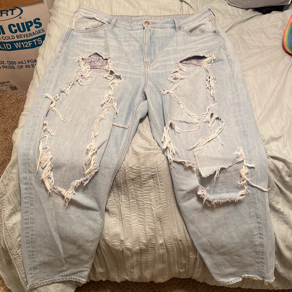 American Eagle Mom jeans. Size 18